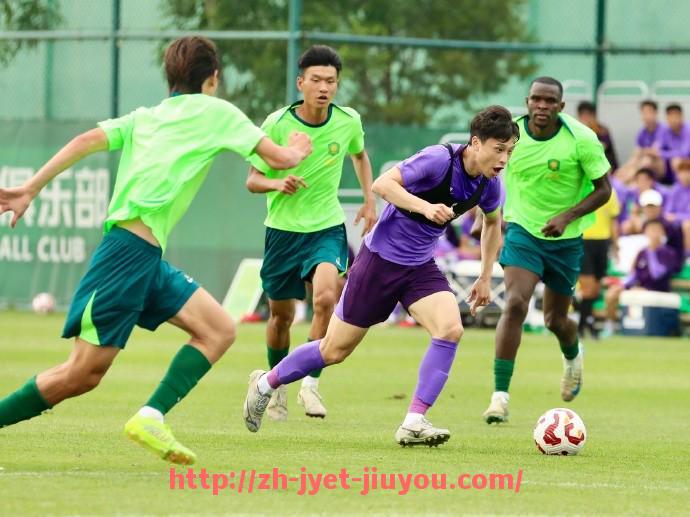 九游jiuyou-法甲各队进攻策略分析:进攻套路与球权利用效率对比