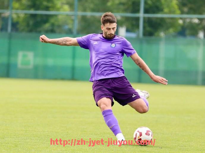 九游jiuyou-法甲球员对抗数据排行榜:谁是身体素质最强悍的选手?